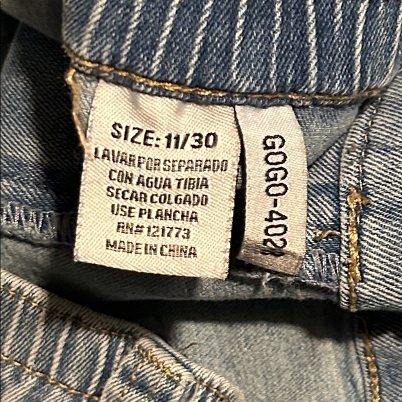 Gogo Jeans Skater Jean Collection Light Blue Cargo Jeans waist 30” - Picture 2 of 6